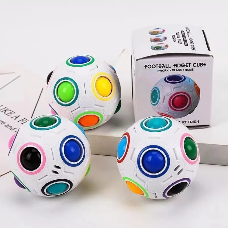 Party Rainbow Puzzle Ball Cube Magic Fidget Denksportaufgaben Spiele Fidget Toys für Kinder Lernen, kleine Puppenspielzeug zu drehen
