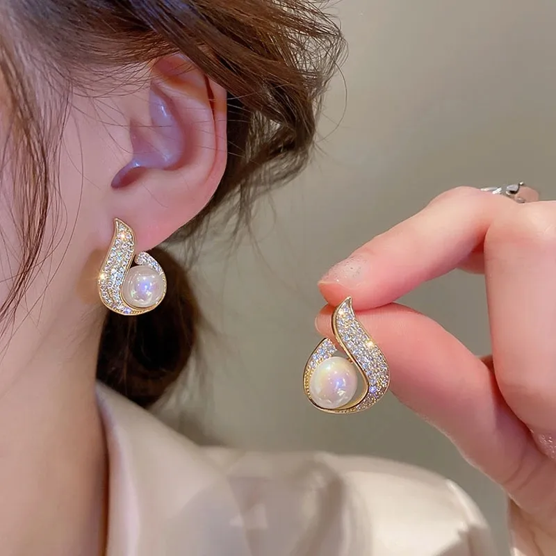 Lustre suspendu à la mode, perles d'eau douce en Zircon, Design sens de queue de poisson, boucles d'oreilles goutte d'eau pour filles