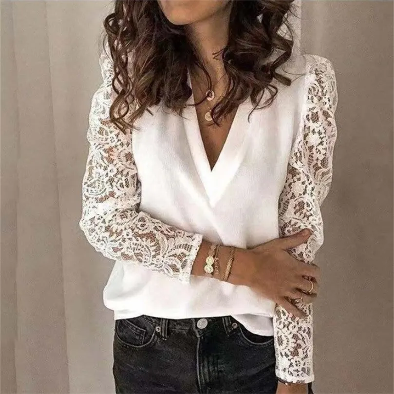 Women T-shirt Spring Summer V-neck Lace Hollow Out Top Embroidery Long Sleeve Patchwork Tees Shirt Plus Size Feminino 210317