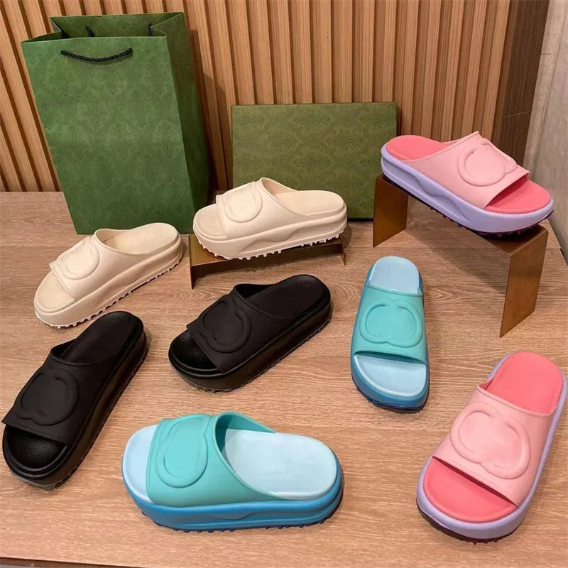 2022 Fashion Women Sandals Slides Designer Platform Slipisti Abbigliamento Flip Flops Macaron in pelle in pelle Piatti a cuneo Spazza