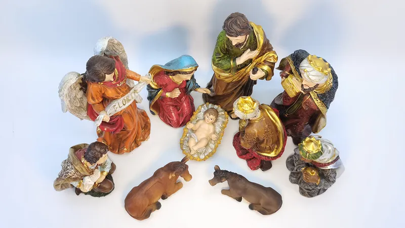 Crib Statues Nativity Set Figurines Resin Baby Jesus Manger Christmas Crib Statues ...