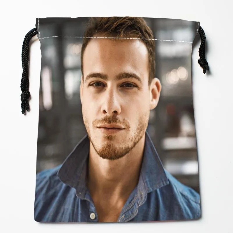 Depolama Çantaları Kerem Bursin Drawstring 18x22cm Yumuşak Saten Kumaş Resuable Giysi Çanta Ayakkabı Çantası