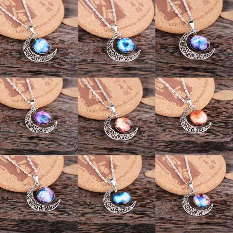 Pendant Necklaces Bohemian Starry Sky Galaxy Nebula Fashion Art Pattern Moon Glass Round Charm Necklace 2022 Jewelry For WomenPendant