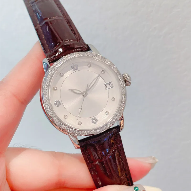 Fashion Women's Watch 35mm 316 Rostfritt stålfodral Läderband Mekanisk rörelse Sapphire Crystal Mirror Anti-Scratch Waterproof Diamond Designer Watches