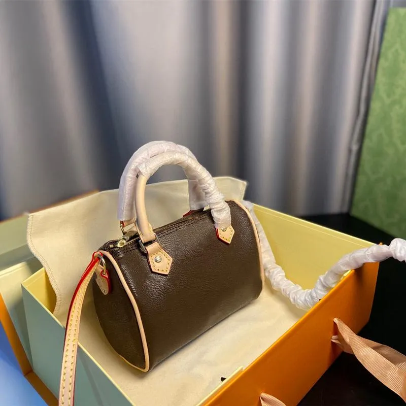 الكلاسيكية أعلى جودة 2022 المصممين الفاخرة الأزياء حقيبة crossbody حقائب اليد حقائب النساء سيدة حقائب الكتف أكياس مخلب مطبوعة صغيرة وسادة حقيبة