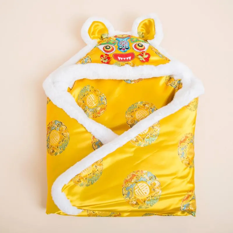 Filtar swaddling gul broderi filt för född babys vår sommar baby china traditionell födelsedag