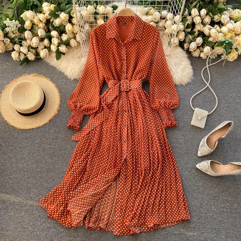 Lente en zomer Franse vintage maxi -jurk 2022 SUNDRESS DAMES Lange mouw Orange Polka Dot Chiffon geplooide jurken Femme Robe