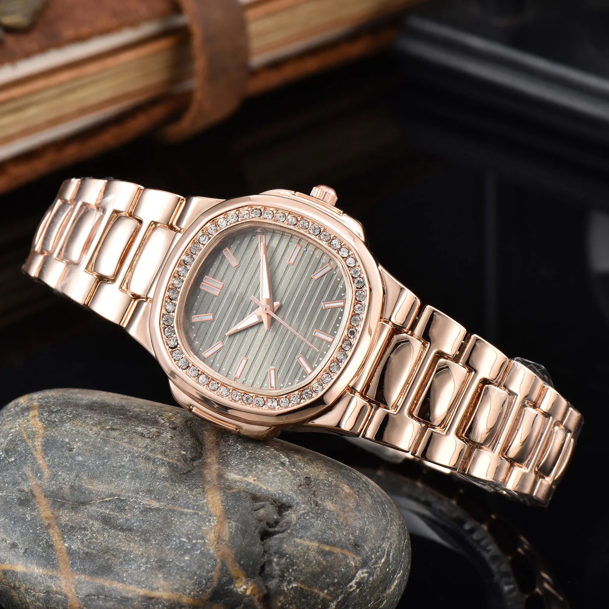 Diamond Women Watches Stone Case Dress Watch Rose Gold Quartz Movement Jewelry Clasp Wristwatch Design Good Quality Splash Waterproof Montre De Luxe