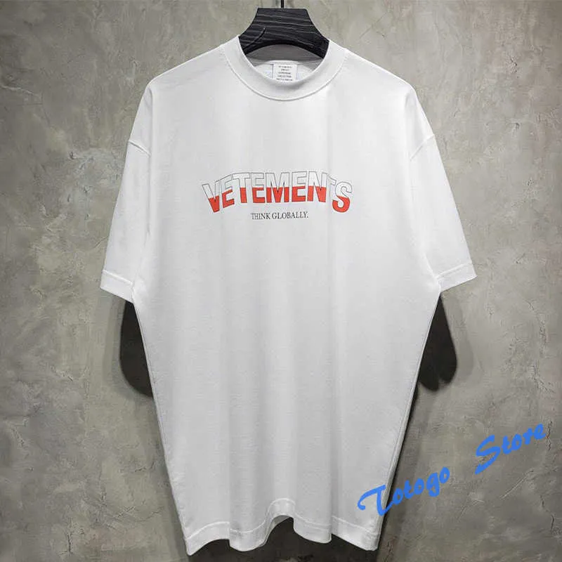 Serie bandiera polacca Vetements Think Globally T-shirt Uomo Donna Blocchi di colore di alta qualità Vetements Tee VTM manica corta