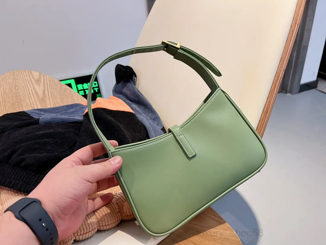 Handbag Wholesale y Women Shoulder Meenger Bags Lady Fashion Luxury Underarm s Cro Body Famous Designer Hasp Totes Purses Large Capacity Bucket Bag