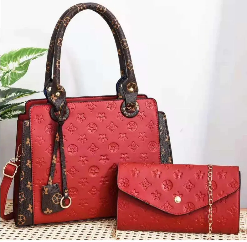 Women's large wallets and purses: shop online | Furla