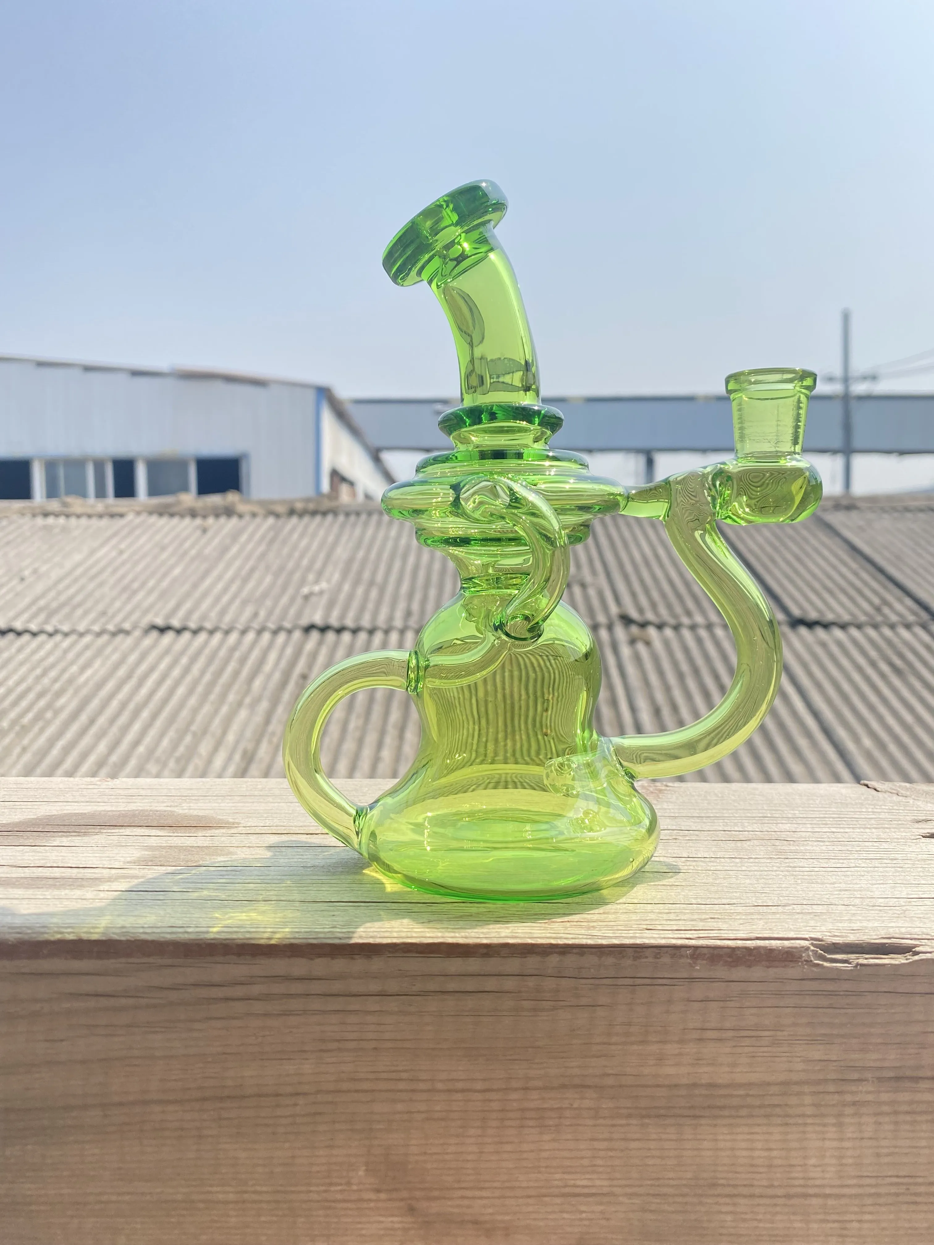 Wasserpfeifen, Double-Uptake-Recycler, grün, direkte Lieferung von Glasbongs ab Werk zur Aufnahme personalisierter, maßgeschneiderter 14-mm-Glasbohrinseln