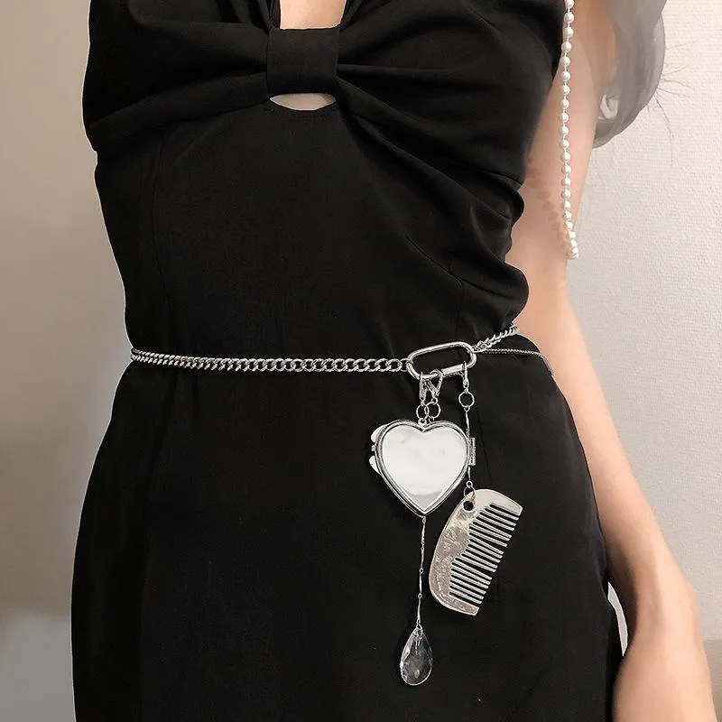 Cinture da donna alla moda con pettine a forma di cuore in metallo con catena in vita, decorazione sottile per le donne, designer di lusso, marchio Punk Rock