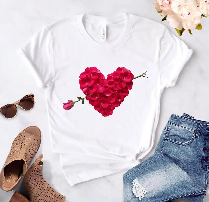 Kalp çiçek baskısı kadın tişört gündelik temel o-yaka beyaz gömlek kısa kollu bayanlar tişört aşk grafik baskı A23
