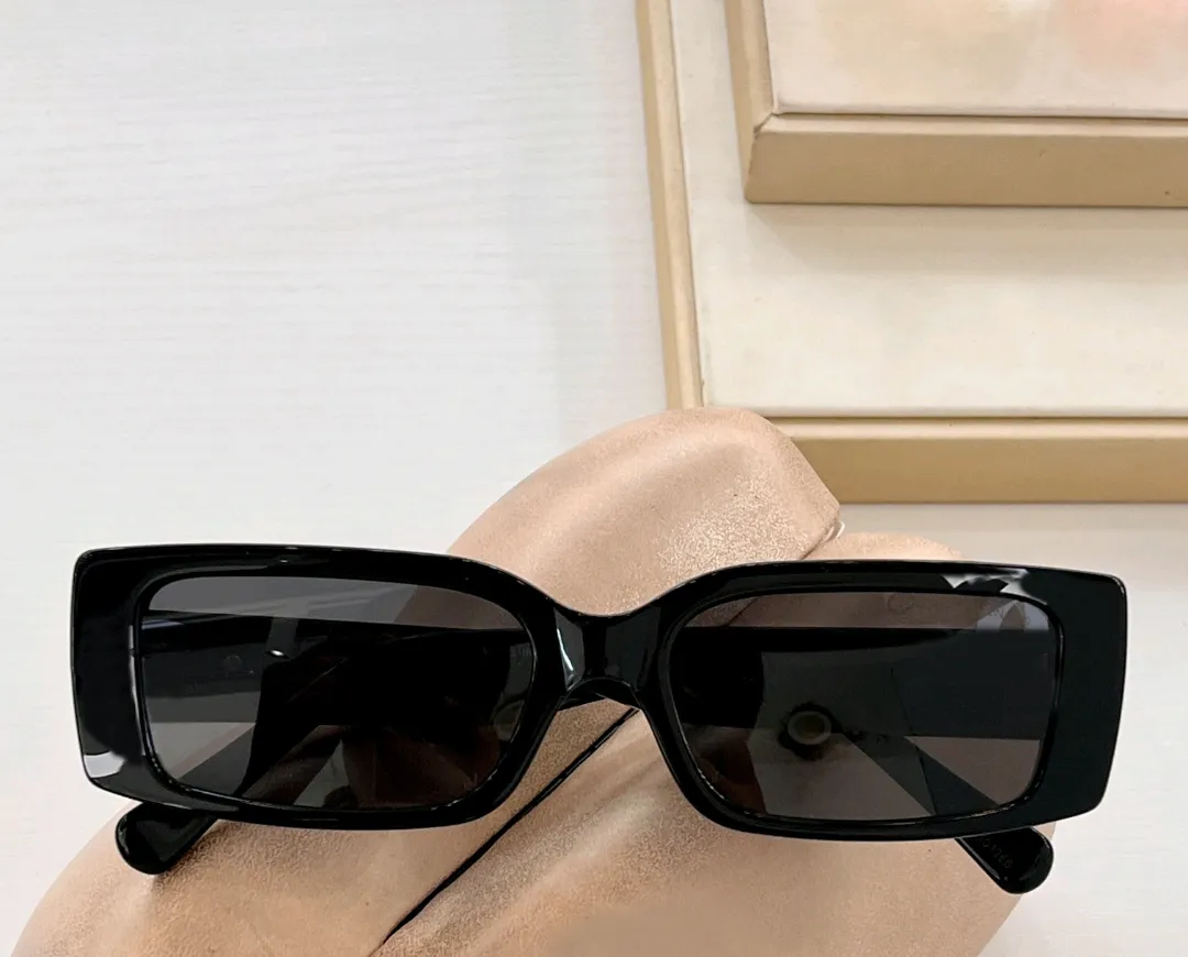 Parlak siyah gri dikdörtgen güneş gözlüğü desen çerçeve kadınlar yaz moda güneş gözlüğü UV400 koruma gözlük