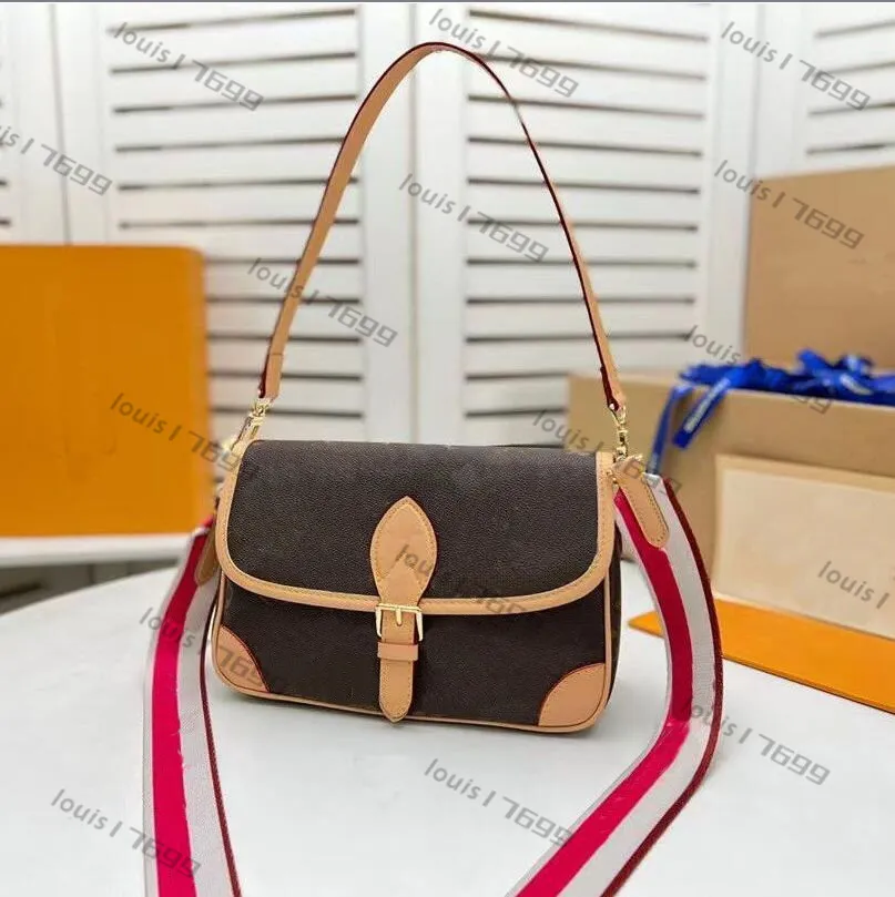 Vintage Couro Diane Baguette Ombro Bolsas Transversais De Alta Qualidade Designer Bolsas de Luxo Odeon Totes Lady Flap Purse Bolsa Mensageiro Feminino Carteira