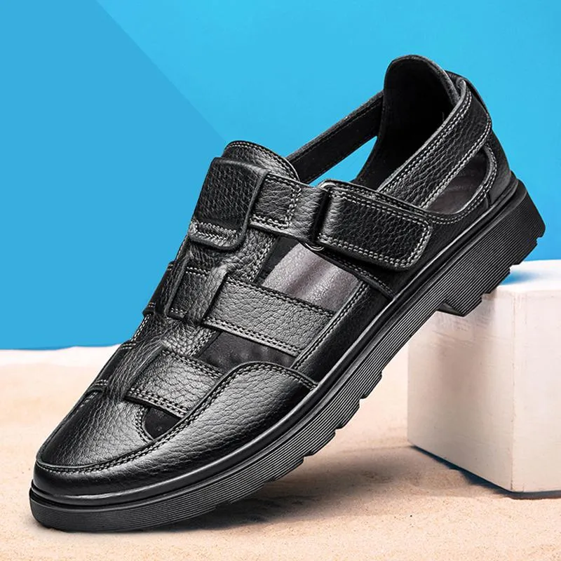 Sandálias genuínas Couro de couro 2024 Summer Shoes Hollow Sapatos Hold Sandal Classic Black Bleh Flats para Malesandals Sa Masculino