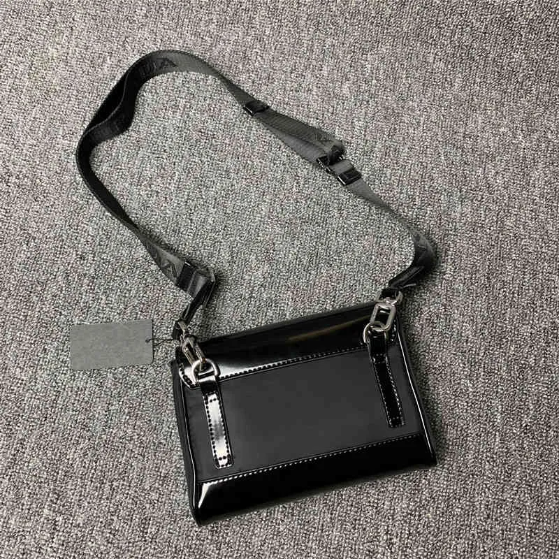 New Family Horizontal Mobile Phone Black Sling Bag With Parachute Shoulder  Outlet Unisex Nylon Messenger Purse From Gaoxingqus, $84.48 | DHgate.Com