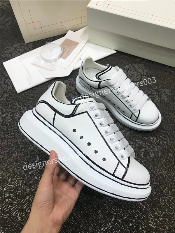 2022 Designer Sneaker Boots Brand Shoes Män Kvinnor Designers Sneakers Classic Leather Lace Up Stripe Rubber Sole Causal Shoe Size35-45