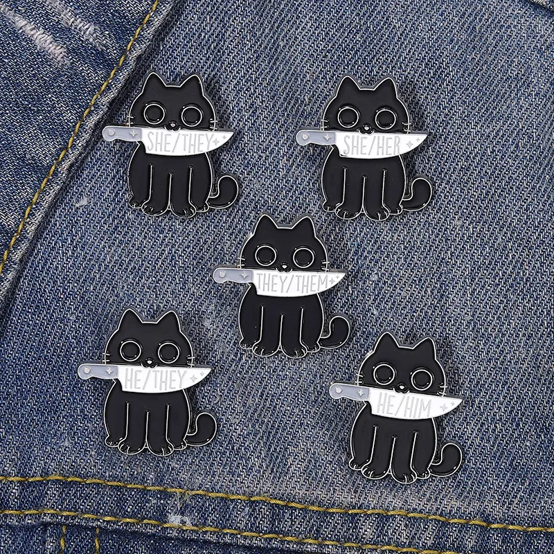 Chat noir pronoms émail broche Punk broche "il elle ils" couteau animaux Badge sorcière épinglette chaton Goth bijoux cadeau amis