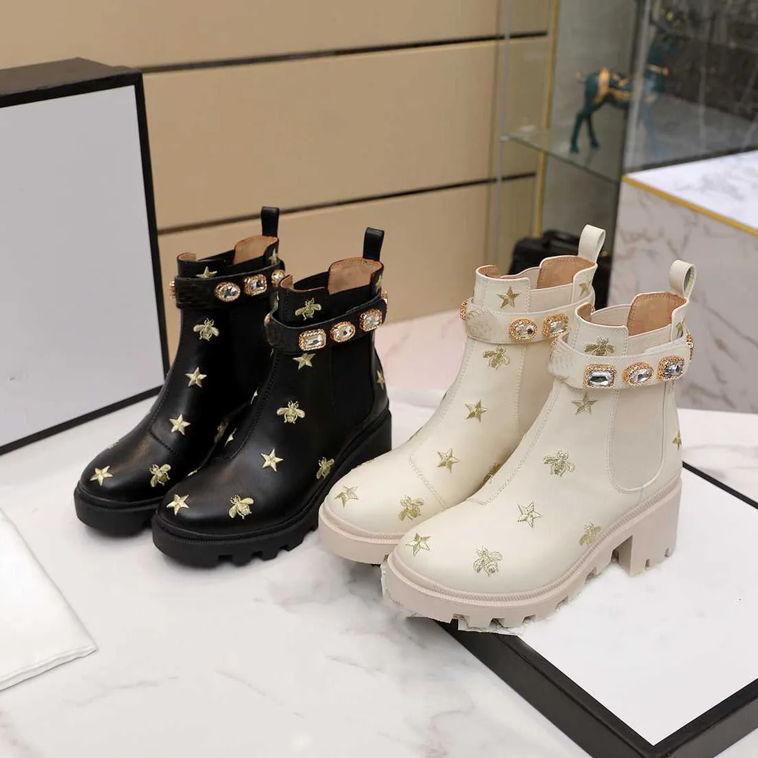 Designer Women Boots Platform Chunky Heel Martin Boot Echte lederen schoenen Deserts Winter Party Luxe Buckle enkelschoen