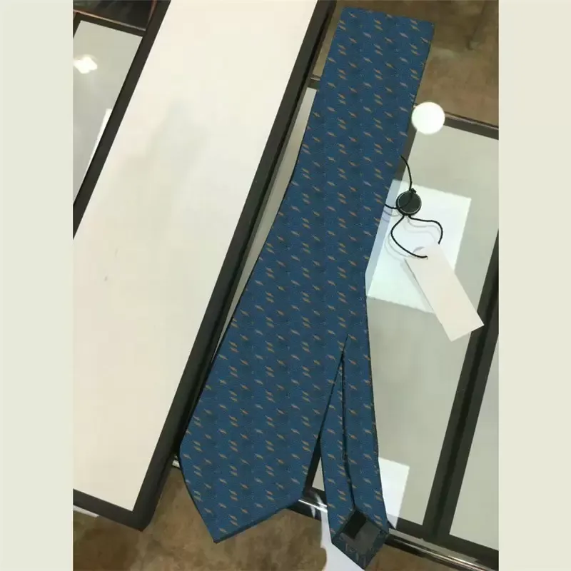 2024 Stylish Designer Neck Ties Men Business Neckties Full Letter Jacquard Date Male Party Wedding Tie with Gift Box