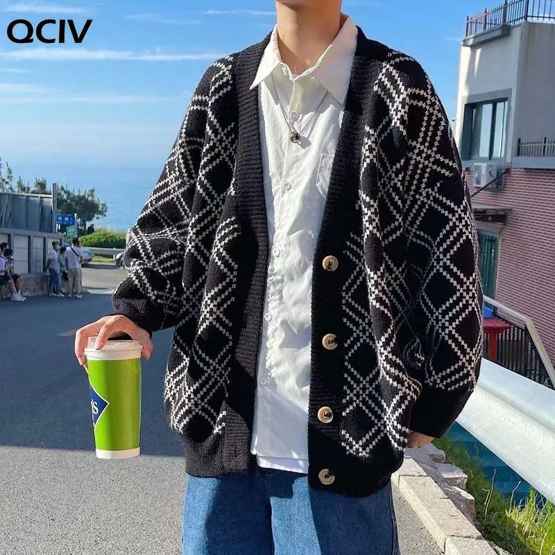 Мужские свитера Винтажные черные клетчатые кардиганы Мужские японские модные V-образные мешковаты