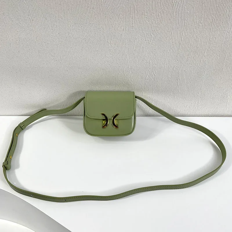 Mini Cross Body Bag Komanowe torebki torebki torebki Messenger Masowe złotą metalową klamrę gładką skórzaną klapę Portfel Lady Wysoka jakość