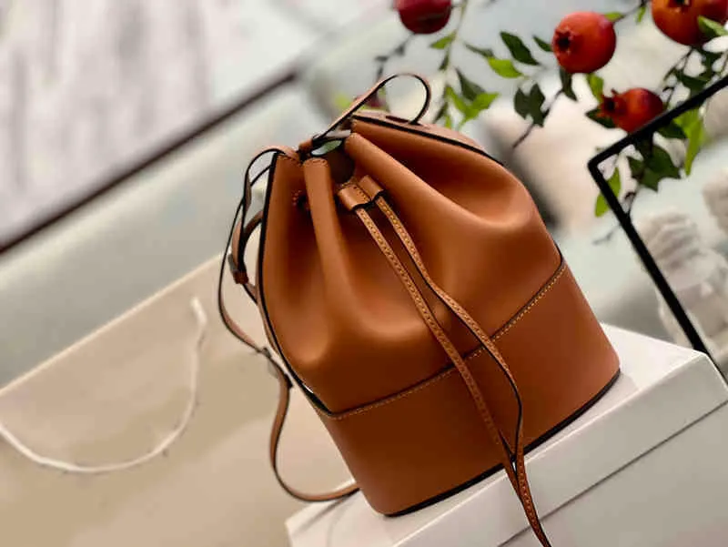 Drawstring Bucket Bag Women Handbag Shoulder Soft Leather Designer Brand Crossbody Female Balloon Purses 221223