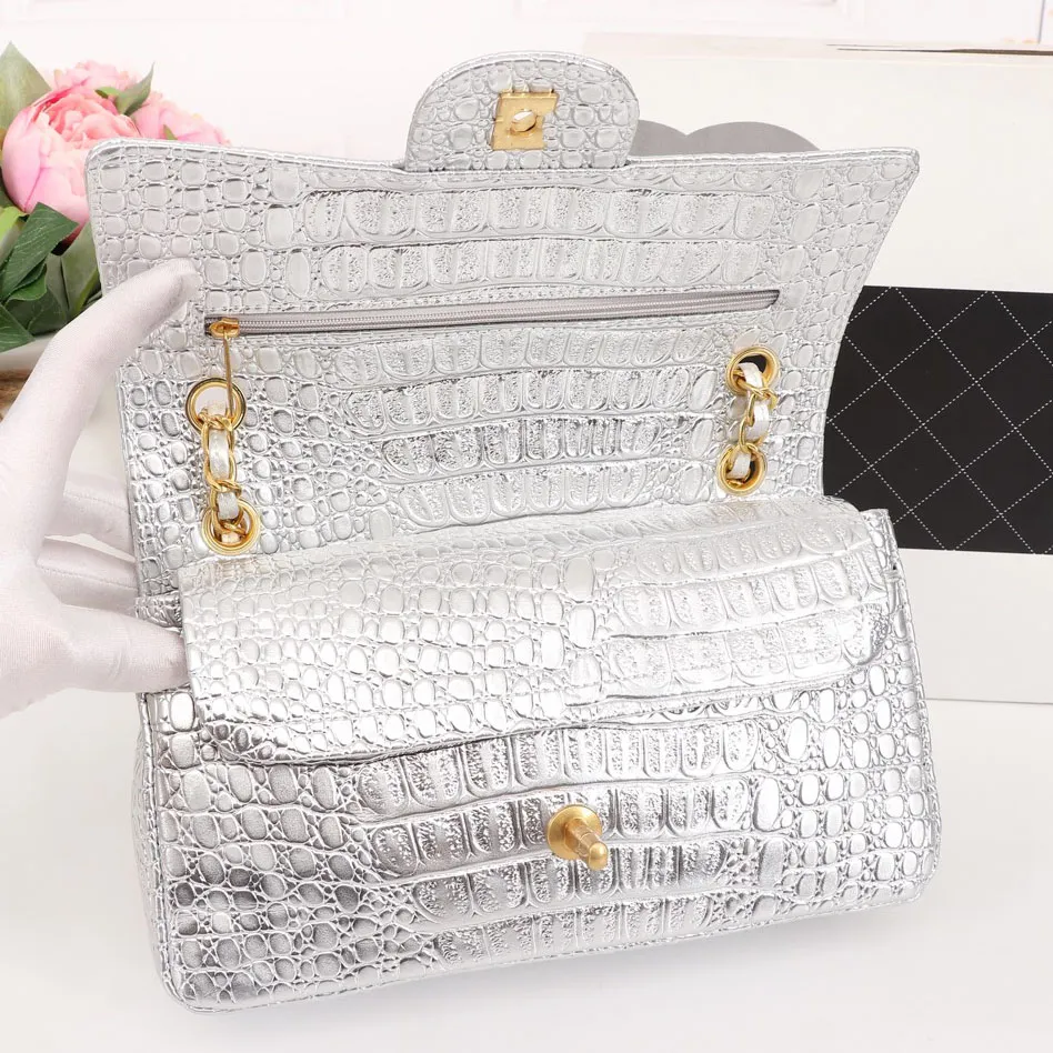 Flip Shoulder Bag Gorgeous Silver Shiny Top Leather Classic Quilted Gold Hardware Buckle Braided Chain Messenger Bag Luxury Designer Ladies Noble Handbag 25.5cm