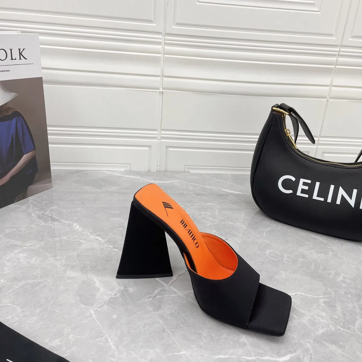 De Attico Devon Heeled Sandals Black Slippers Satijnen zijdeblok Hiel Mules Hoge hakken Schoenen Slippen op glijbanen open tenen schoen voor vrouwen luxe ontwerpers fabrieksschoenen fabriek