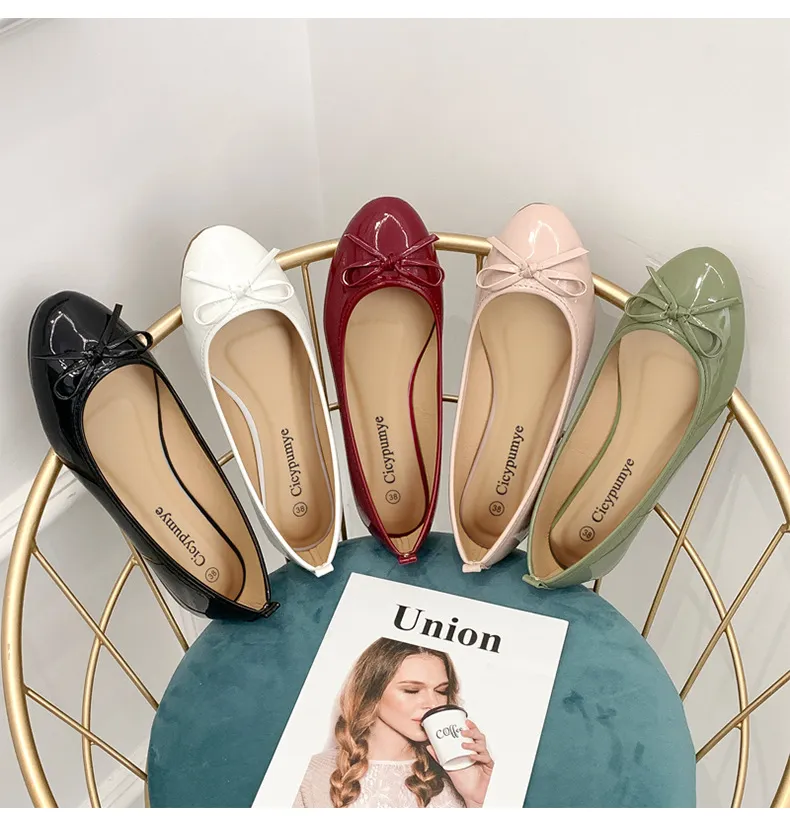 2022 new single Sandals shoe women`s round head bow soft bottom patent leather women`s shoes 35-40