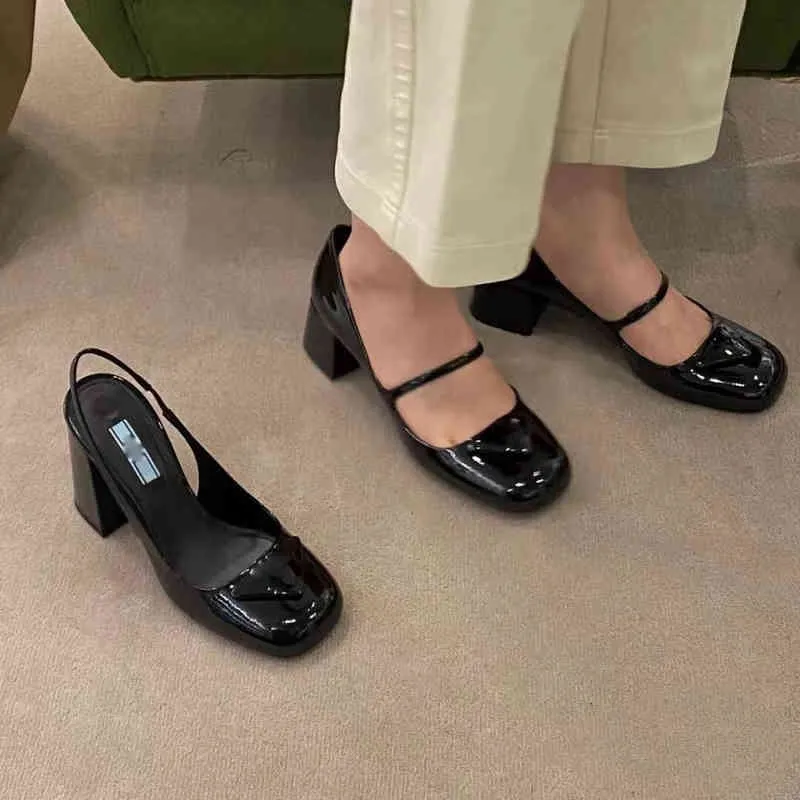 드레스 슈 디자이너 럭셔리 P의 하이힐 메리 제인 싱글 신발 여성용 봄 두꺼운 중간 세상형 삼각형 표준 프랑스어 특허 가죽 epxx
