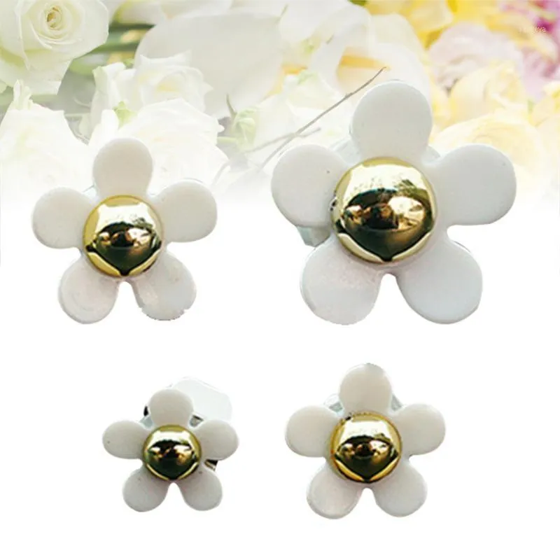 Car Air Freshener 4 Pcs Vent Decorations Little Daisy Flowers Fragrance Holder Auto Interior Decoration