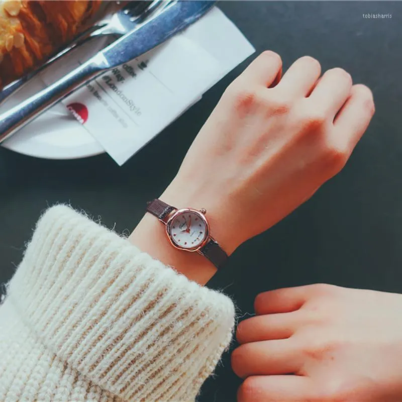 Relojes de pulsera Relojes de lujo de café azul Reloj de mujer redondo con esfera pequeña Aleación analógica de negocios Relogio Feminino para regalo J09