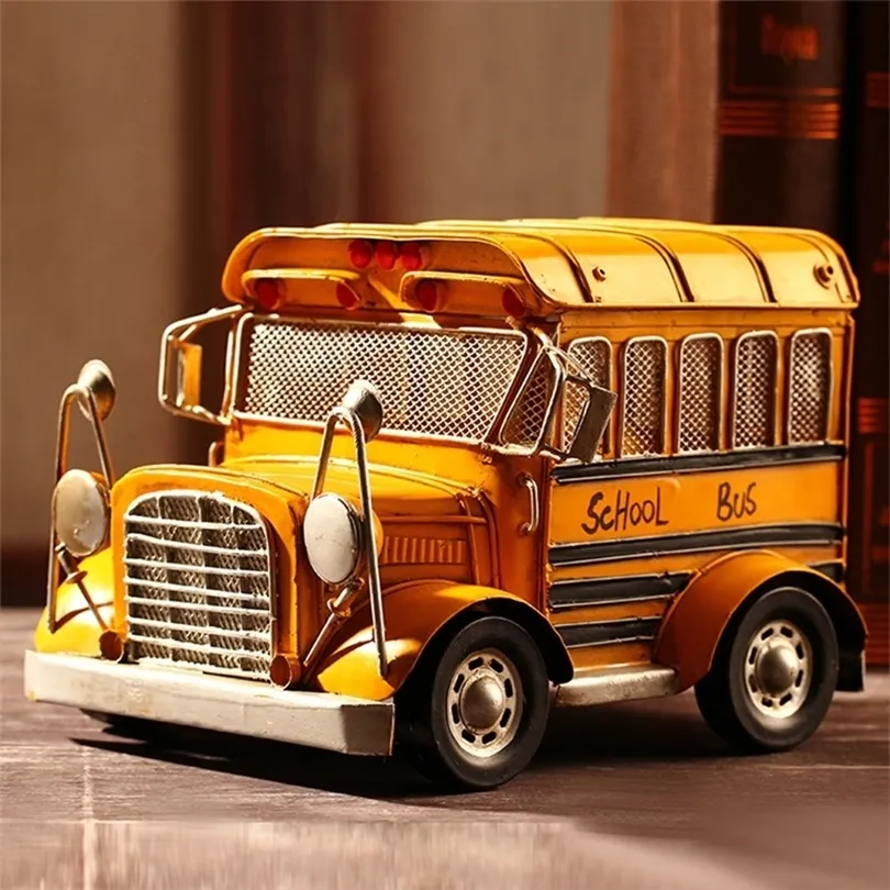 Vintage American School Bus Modello Ornamenti Artigianato in ferro Figurine di auto d'epoca Veicolo Bar in miniatura Decorazioni per la casa Giocattoli per bambini Regali T200617