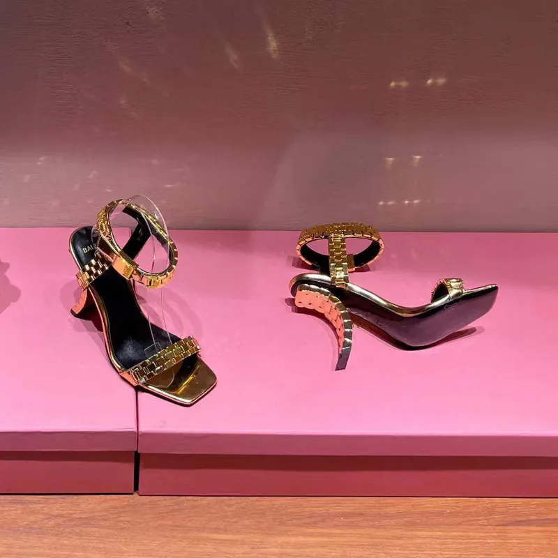 Diseñador-2022 primavera y verano, última moda, sandalias de tacón alto con cabeza cuadrada, reloj de metal para mujer con hebilla de palabra, tacón grueso de 10 cm, op romano