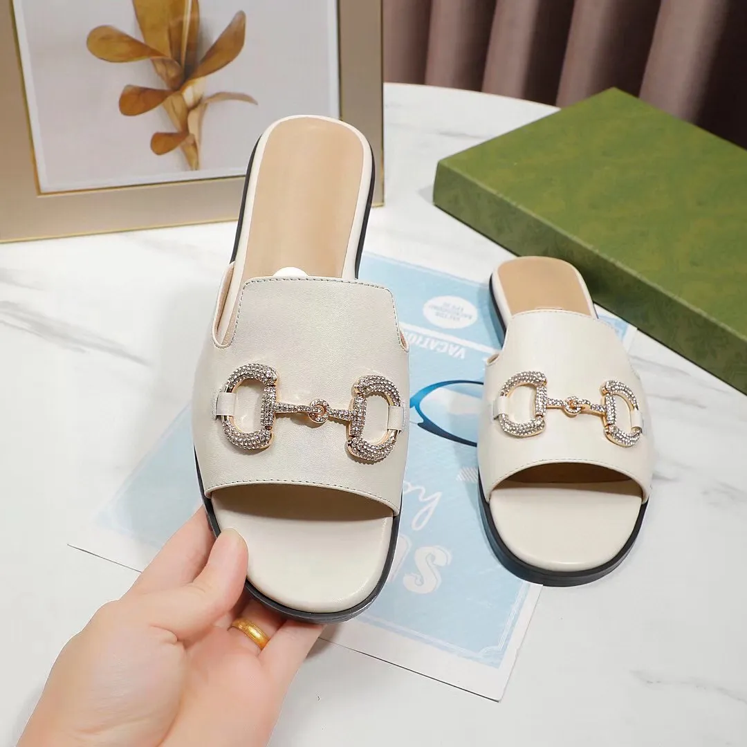 2022 designer design fashion women`s sandals slippers leather low heel inlaid diamond horse buckle luxury atmosphere high quality you are 34-41