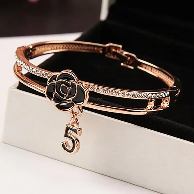 Braccialetto Smalto Moda Camelia Braccialetti Per Le Donne Cristallo Lettera 5 Braccialetto Gioielli Da Sposa Pulseira Z093BangleBangleBangle