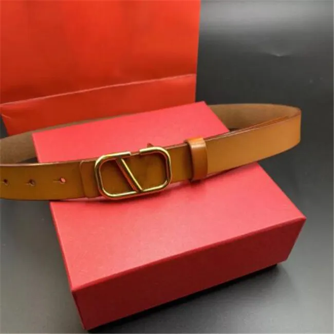 Luxurys Deingers Letter Belt Cowhide Leather Fashion Business Casual With Woman Man Retro Decoration Smooth Buckle Belt Accessories Simple Mortile