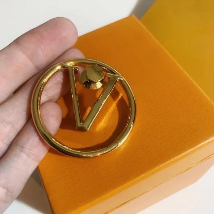 Paris Tasarımcı Takı Kadın Broşlar Lüks 18K Altın Diy Scarf Pin Marka Broş Zarif Moda Erkek Kadınlar Takım Broşlar Düğün Mücevher Aksesuarları W/Kutu