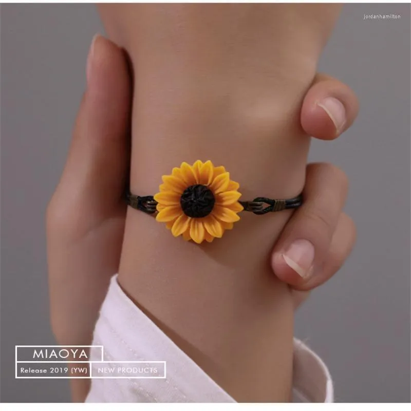 Liten Fresh Daisy Armband Literary Fan Leather Rope Student Female Söt solros Retro ArmeletB537 Link Chain