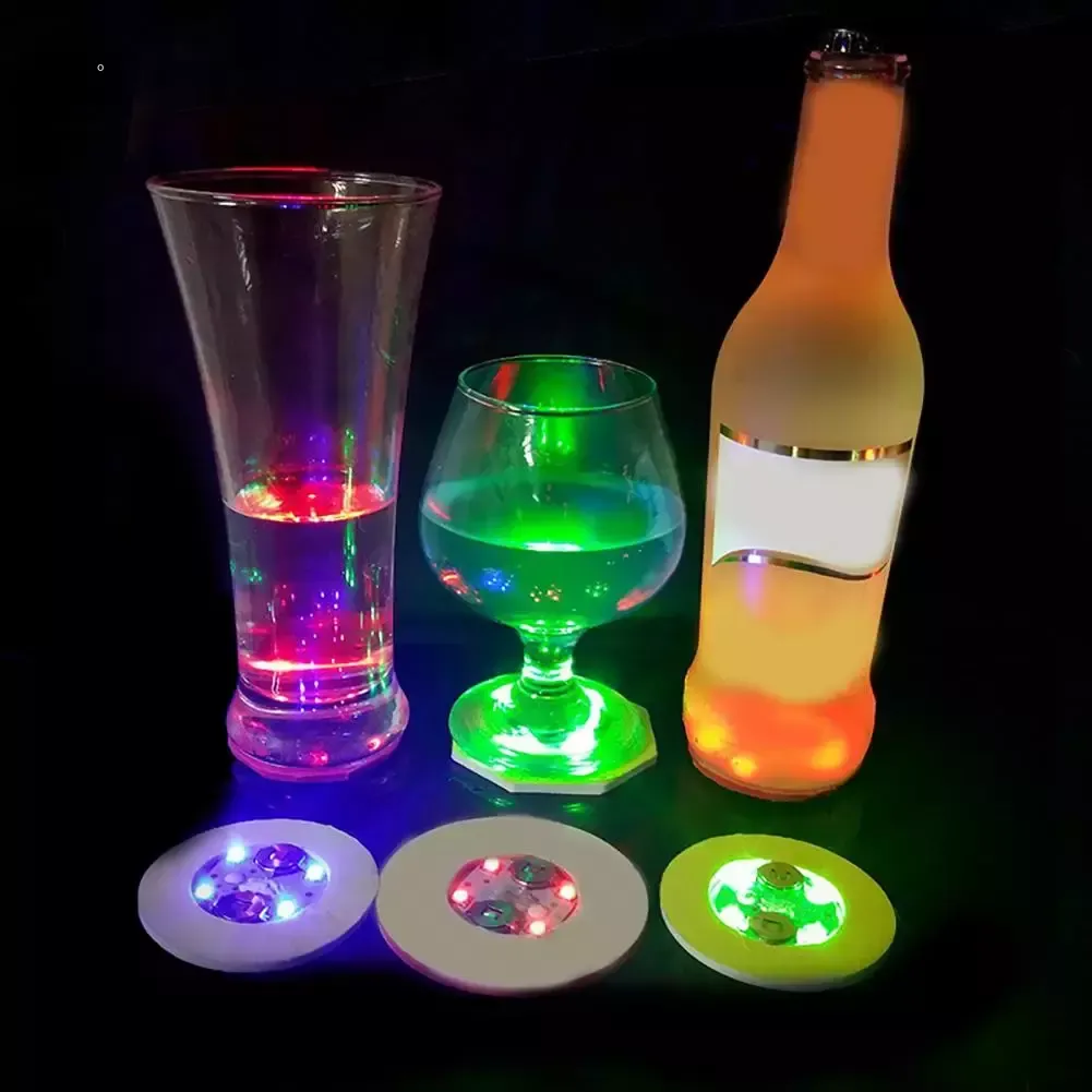 NOVO LED Lumious Bottle Stickers Coasters Lights Alimentado por bateria LED Party Drink Cup Mat Decels Festival Nightclub Bar Party Vaso Lights E3501