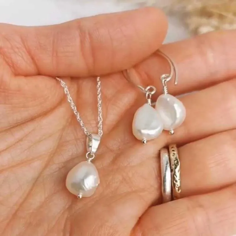 Dangle żyrandol biały barokowa słodkowodna perłowe kolczyki wisiorek A SET 10-11 mm wielkanocny akwakultura Lucky Beautiful Biżuter