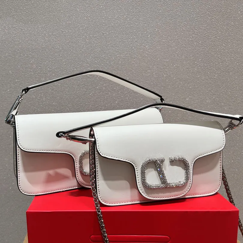 デザイナーバッグ高級女性ショルダーバッグハンドバッグ気質多用途光沢のあるメッセンジャーバッグレターショッピング財布小さな正方形のパッケージ非常に良い良い
