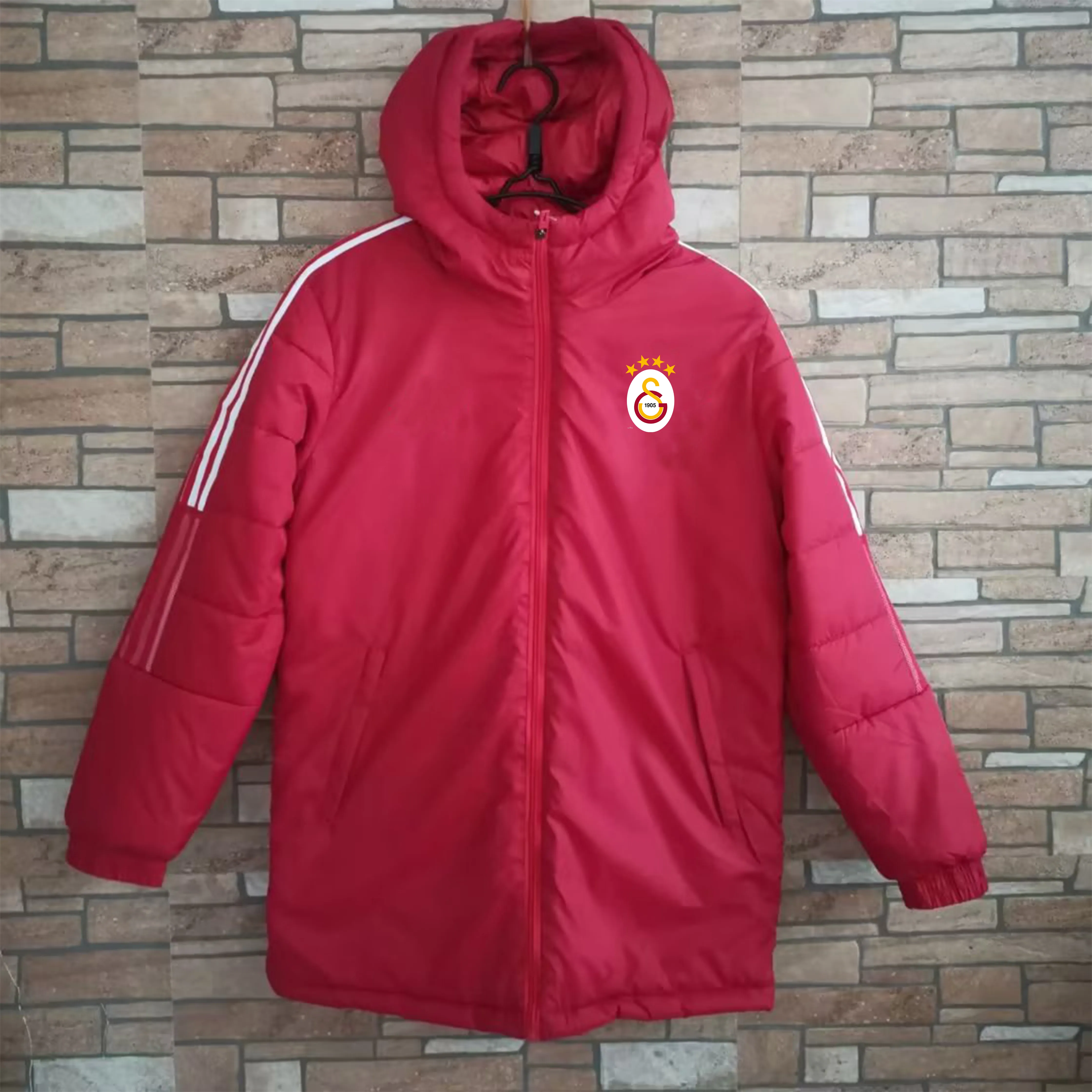 22-23 Galatasaray S.K. Herr ner vinter fritidssportjacka långärmad kläd mode kappa ytterkläder puffer parkas team emblem anpassade