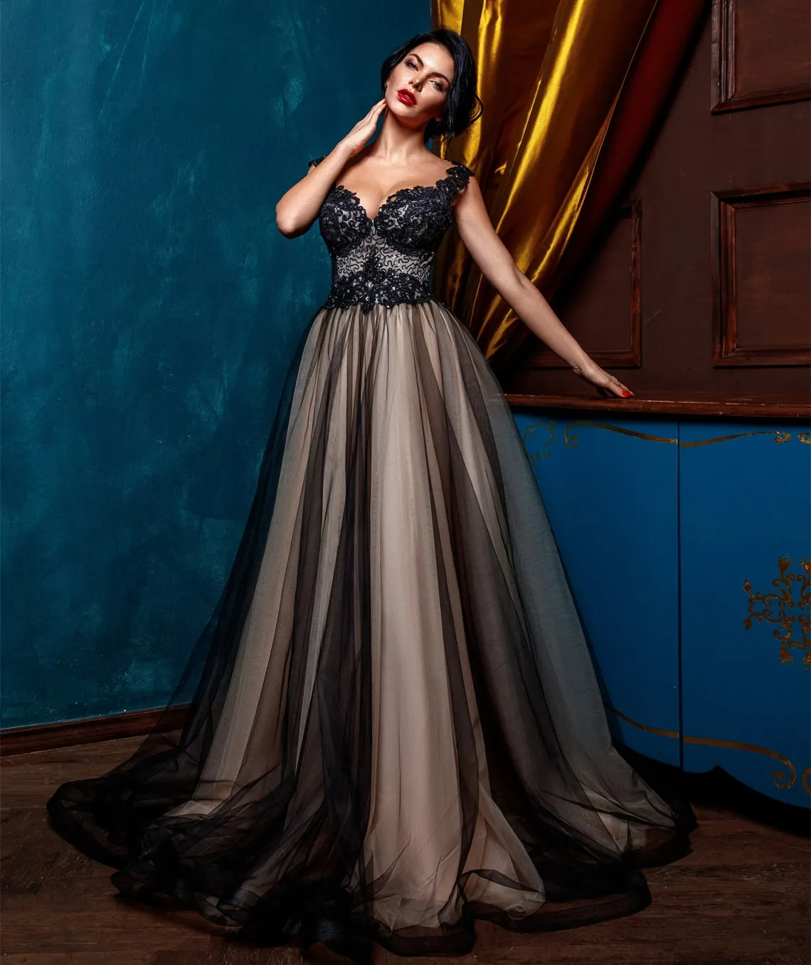Champagne dress with black lace overlay outlet