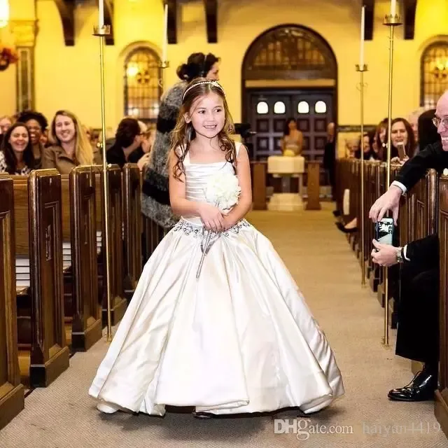 Nieuwe Bloem Meisjes Jurken Voor Bruiloften Vierkante Hals Witte Kristal Riem Kralen Sweep Trein Verjaardag Kinderen Communie Meisje Pageant Jurken