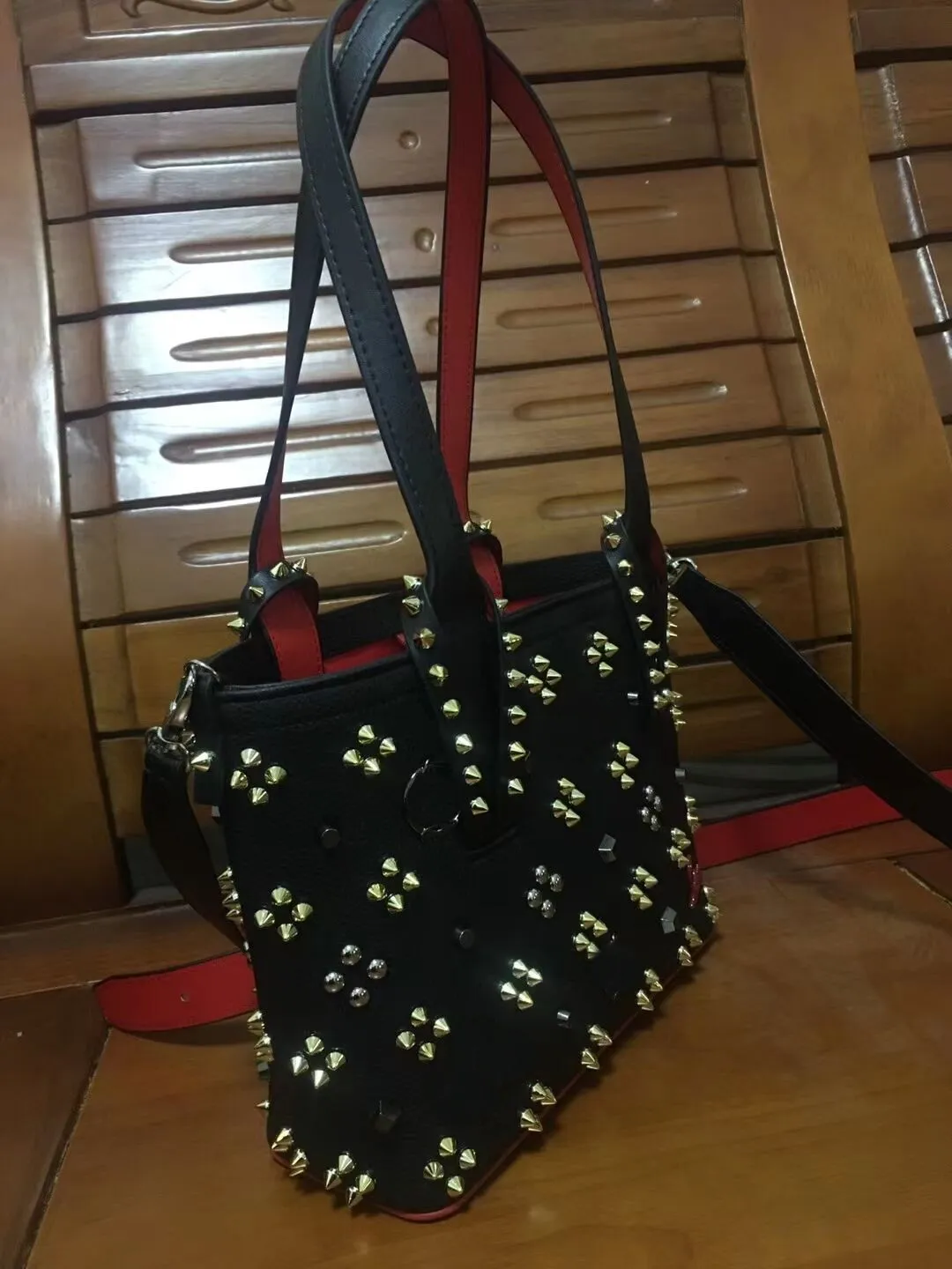 Mode Frauen Umhängetasche echte Ledernieten Spikes Bow Crossbody Taschen Tasche Designer Cabata Handtaschen Einkaufstasche