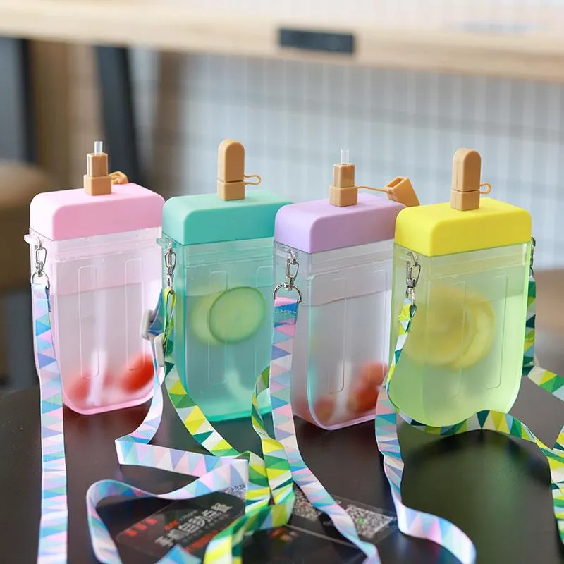 لطيف كأس القش الإبداعية المصاصة شكل زجاجة ماء بلاستيكية في الهواء الطلق عصير شفاف شرب كوب القدح للأطفال الكبار W2